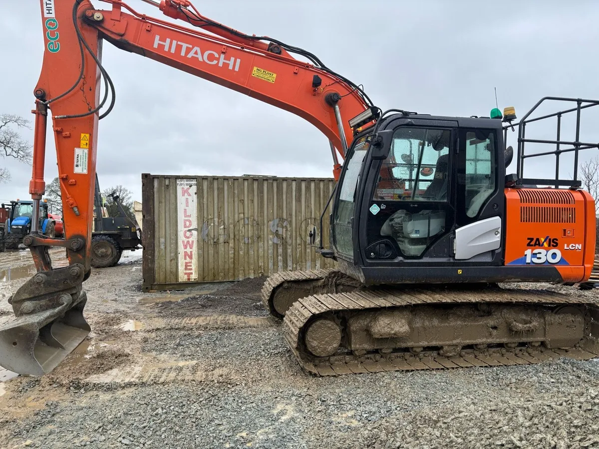 13 ton hitachi & 9 ton dumper - Image 1