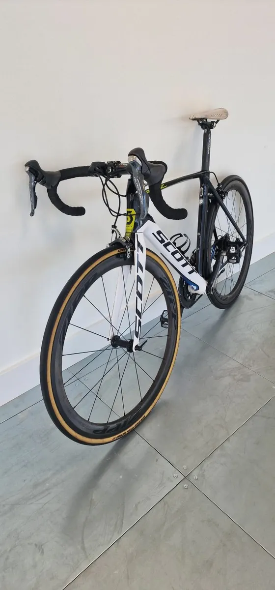 Scott Foil 10 Carbon Road Bike - Image 4