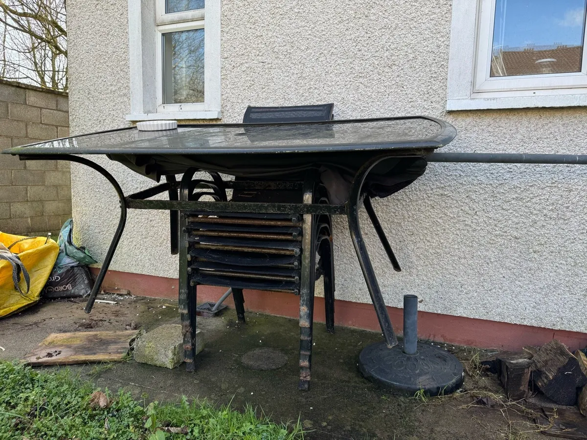 Outdoor Patio Table & 6 Chairs - Image 1