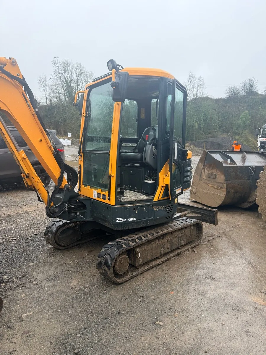 Hyundai 27z-9ak - Image 2