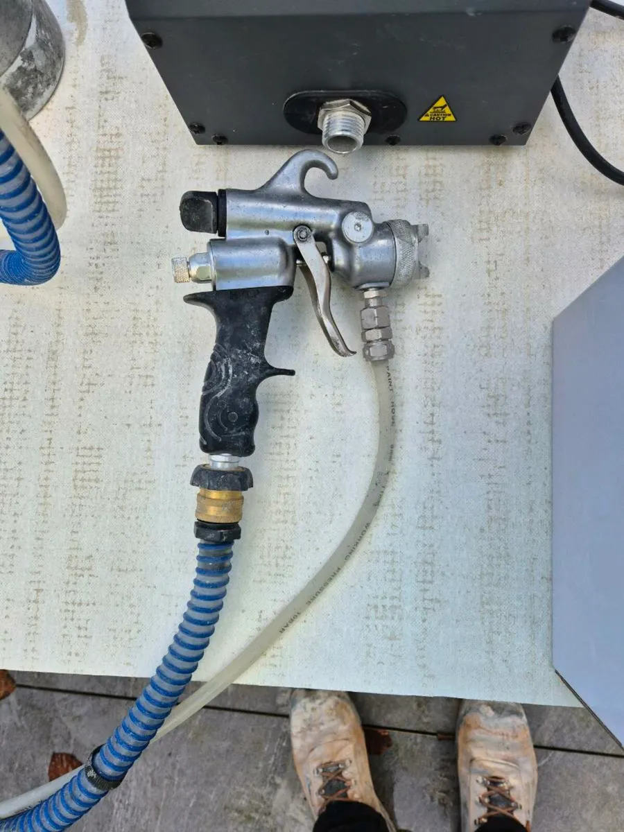 Turbine paint sprayer - Image 2