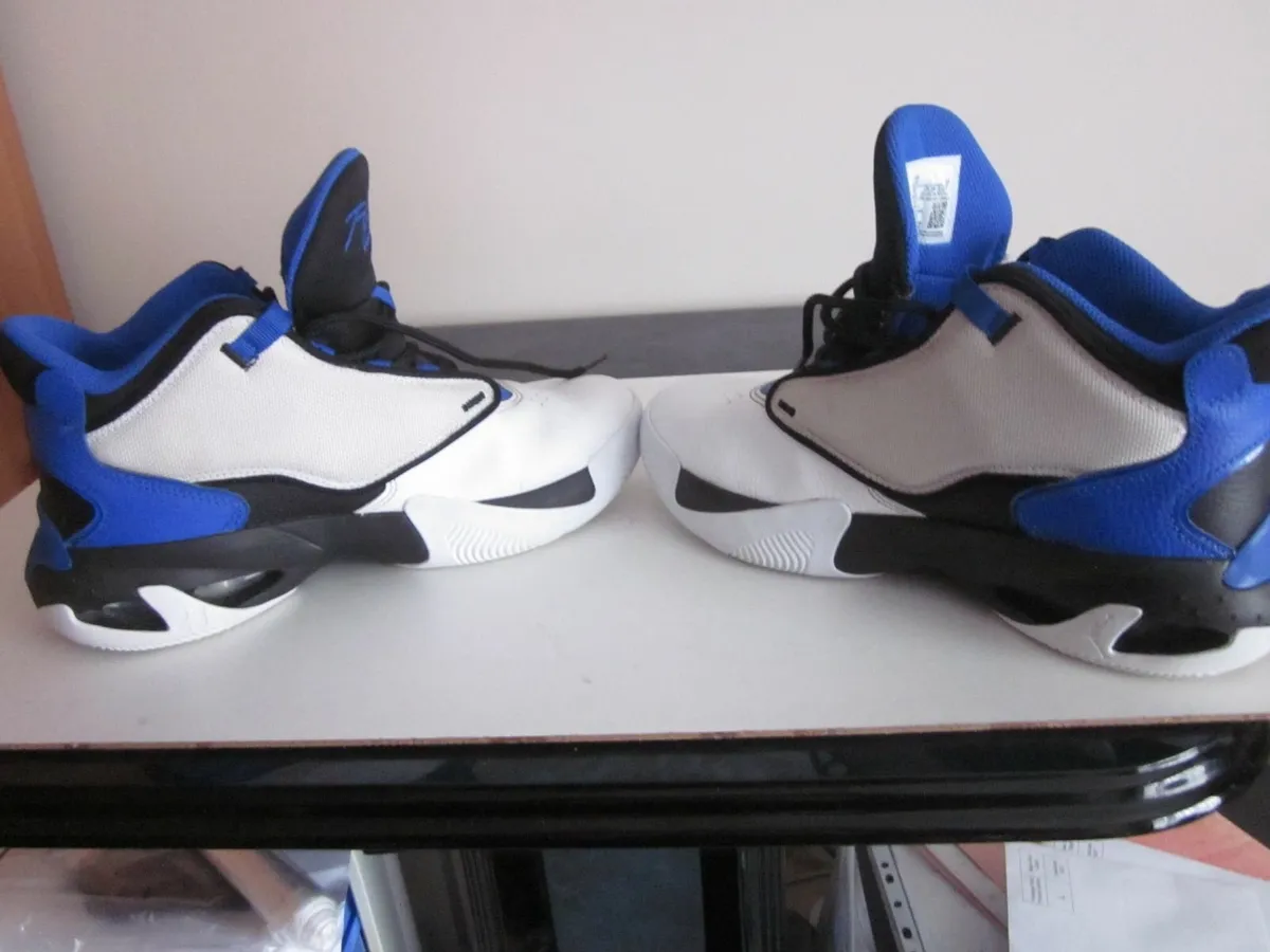 Nike Jordan Max Aura 4 Basketball Sneaker  White - Image 3