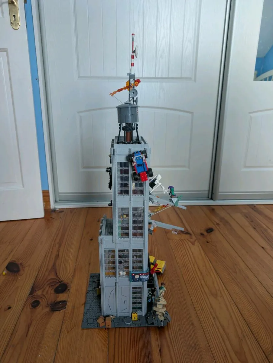 Lego Marvel Bugle Tower - Image 1
