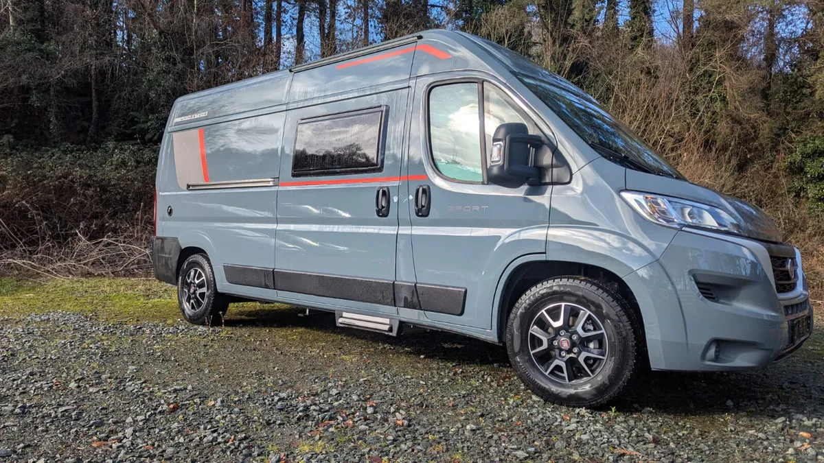NEW CAMPERVAN ROLLER TEAM LIVINGSTON 6 LHD 2026 - Image 2
