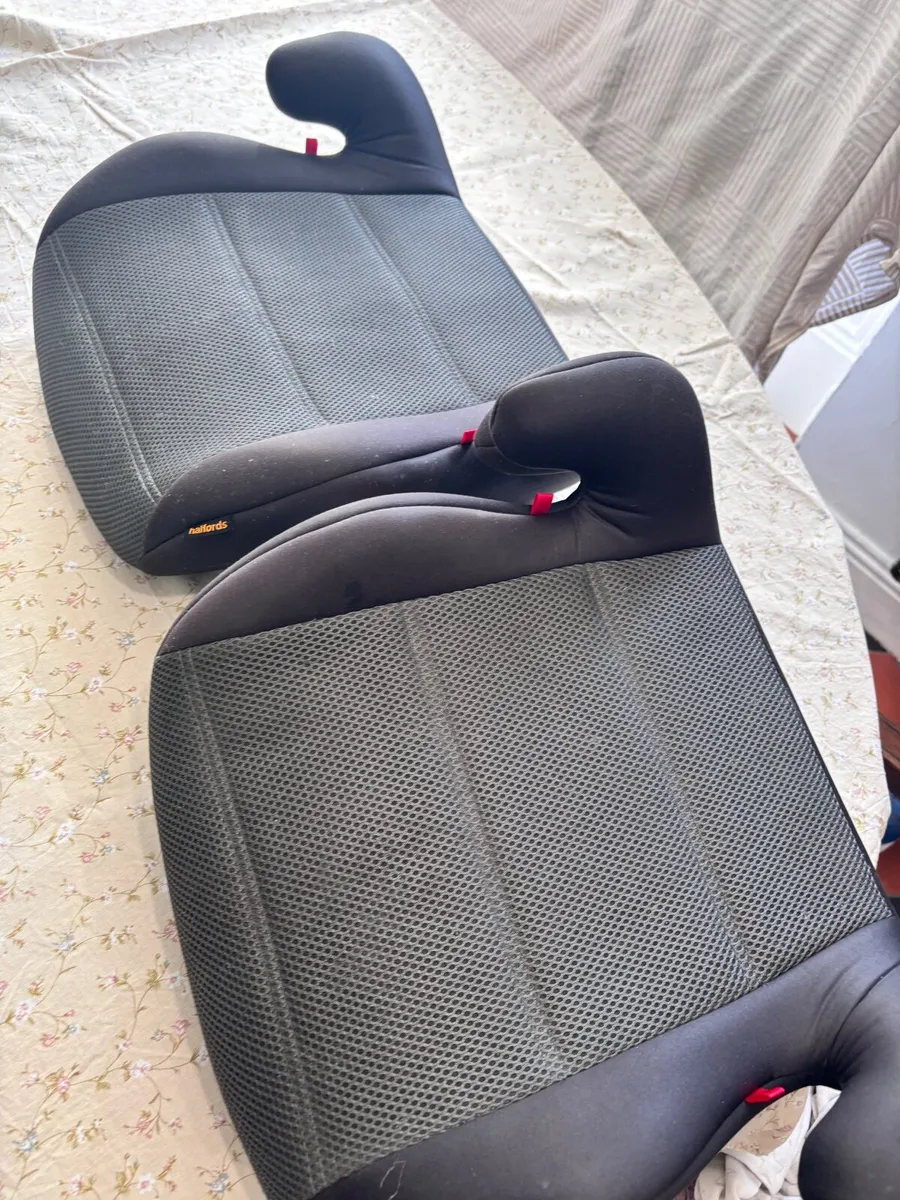 Booster car seat - Image 1