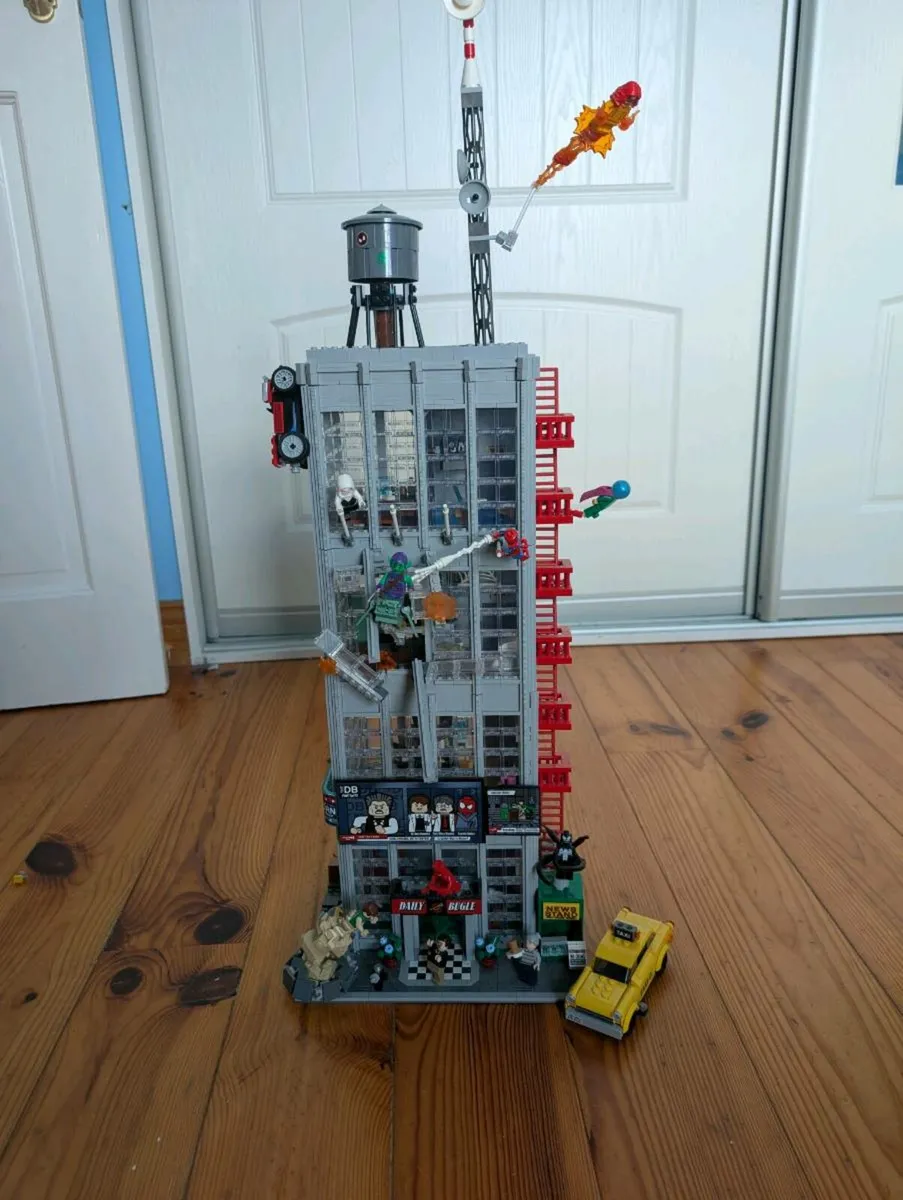 Lego Marvel Bugle Tower - Image 4