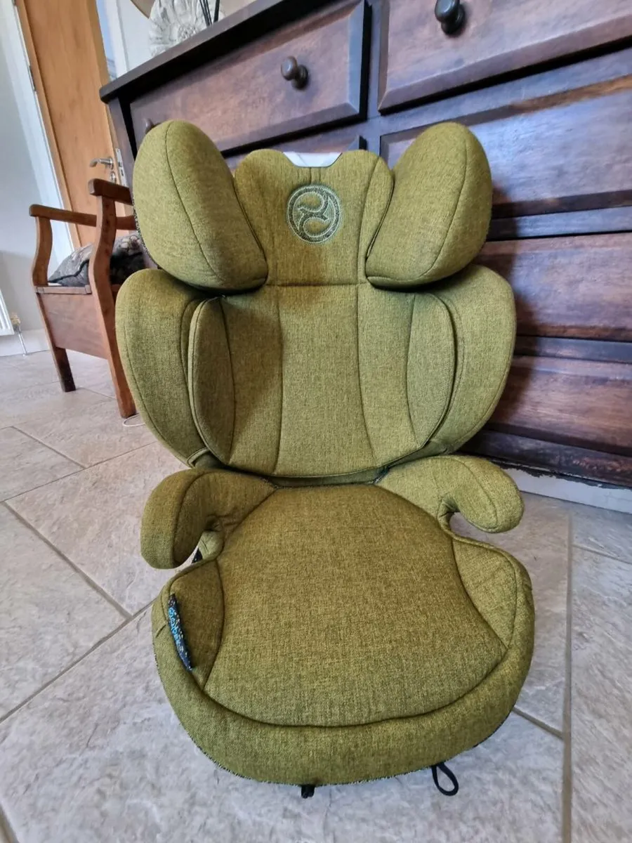 Cybex Solution Z i-Fix Carseat - Image 1