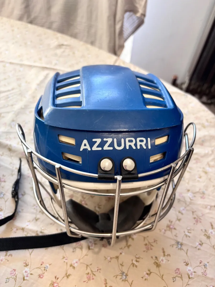 Hurling helmets - Image 1