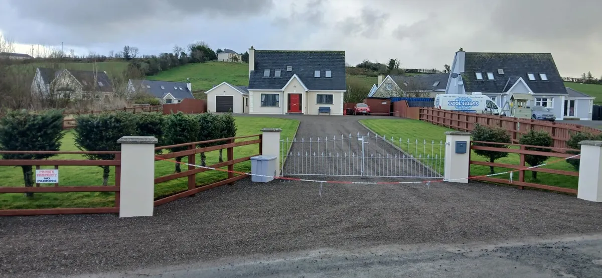 Detached 3 bed house with garage - Image 2