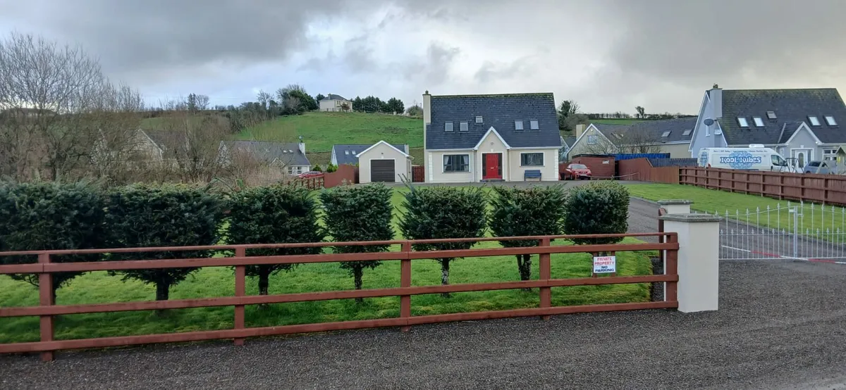 Detached 3 bed house with garage - Image 4