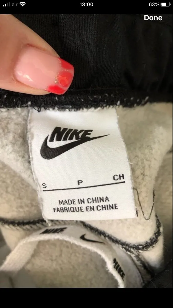 Mens Nike tracksuit size S €20 - Image 4