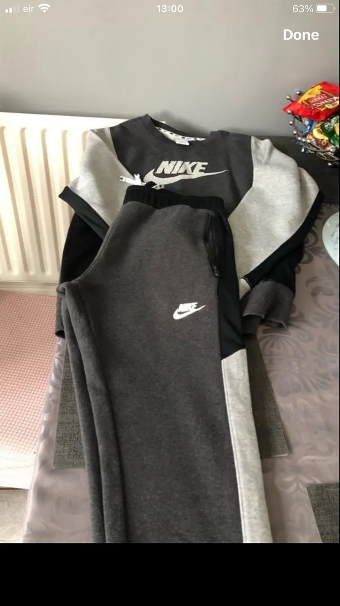Mens Nike tracksuit size S €20 - Image 1