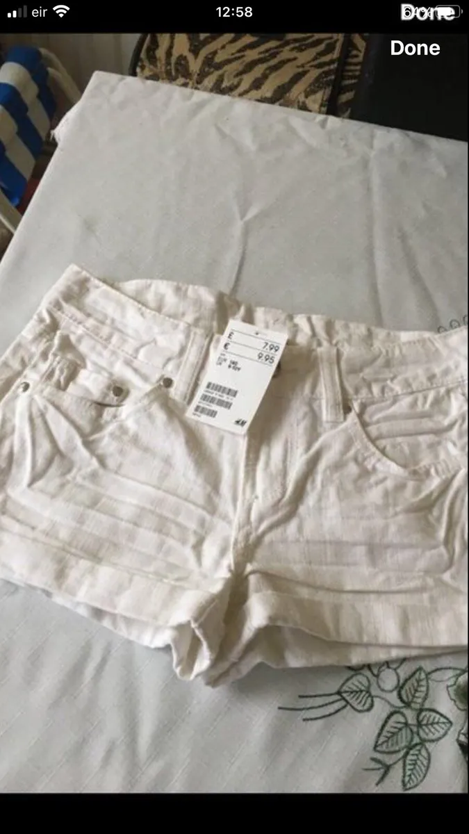 Girls BNWT shorts age 9/10 €5 - Image 1