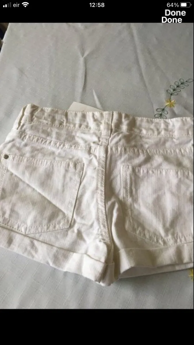 Girls BNWT shorts age 9/10 €5 - Image 3