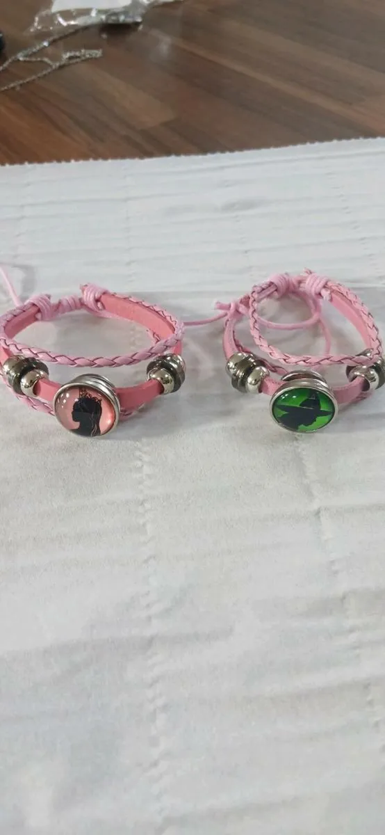 3 pieces of wicked jewellery - Image 1