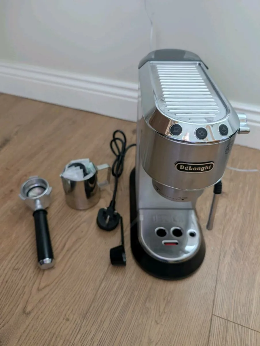 DeLonghi Coffee Machine - Image 3