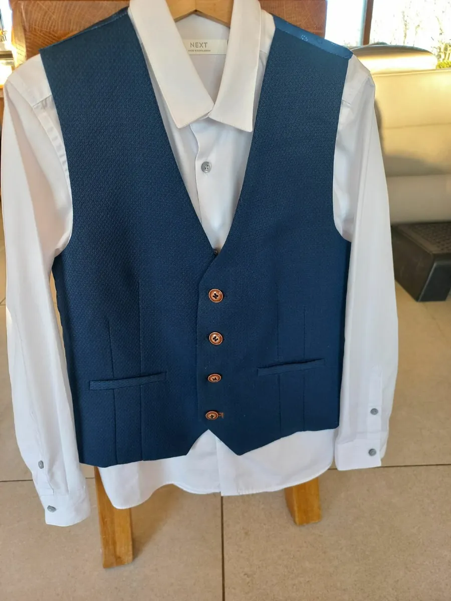 Communion Suie size 9 years - Image 3