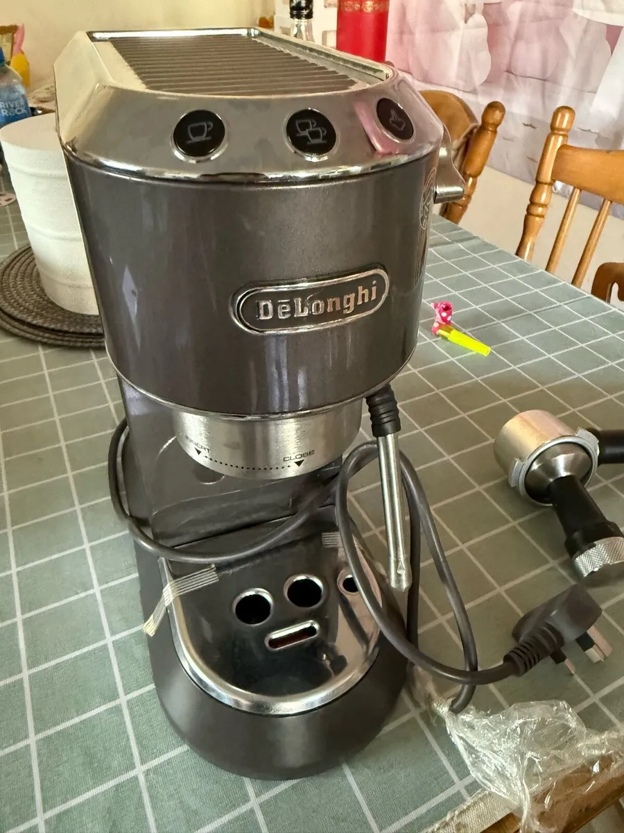 De’Longhi Coffee Machine - Image 2