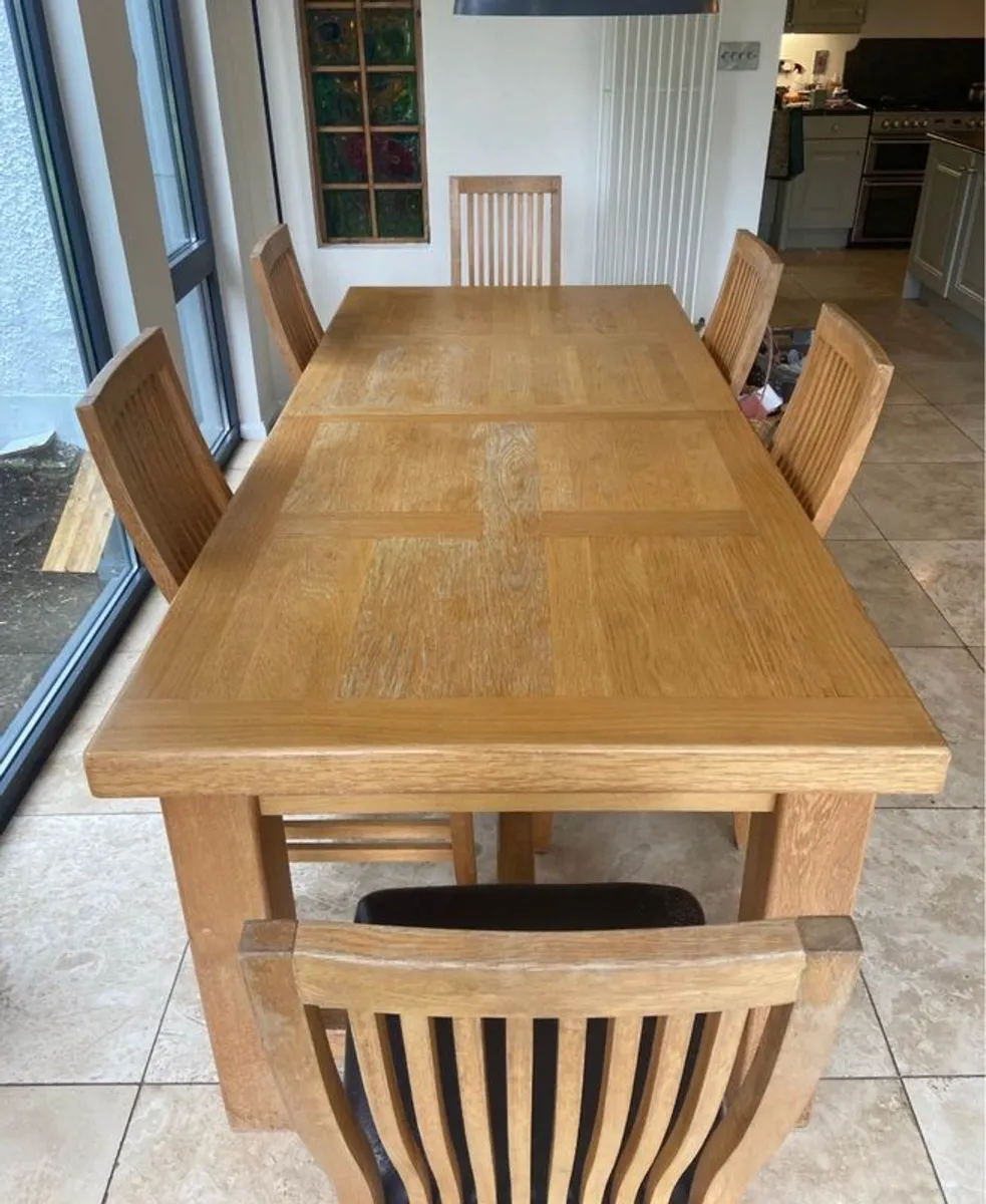 extendable oak dining table - Image 1