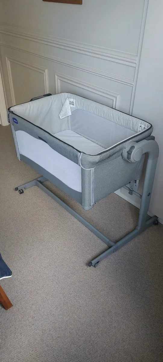Chicco Next 2 me Crib - Image 1