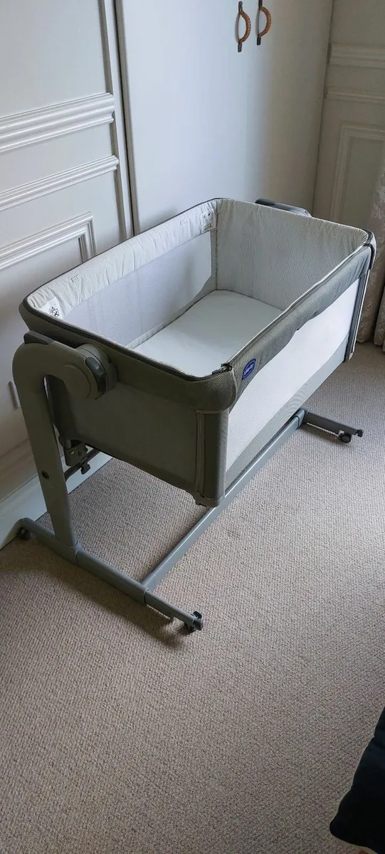 Chicco Next 2 me Crib - Image 2