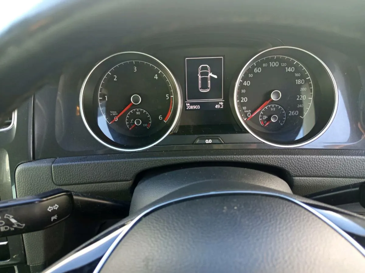 2017 VW Golf 1.6 TDI NO VAT - Image 3