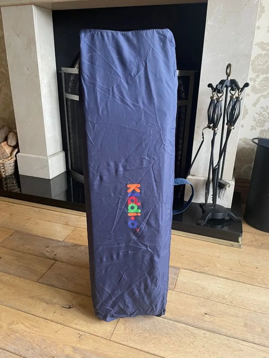 Travel cot - Image 3