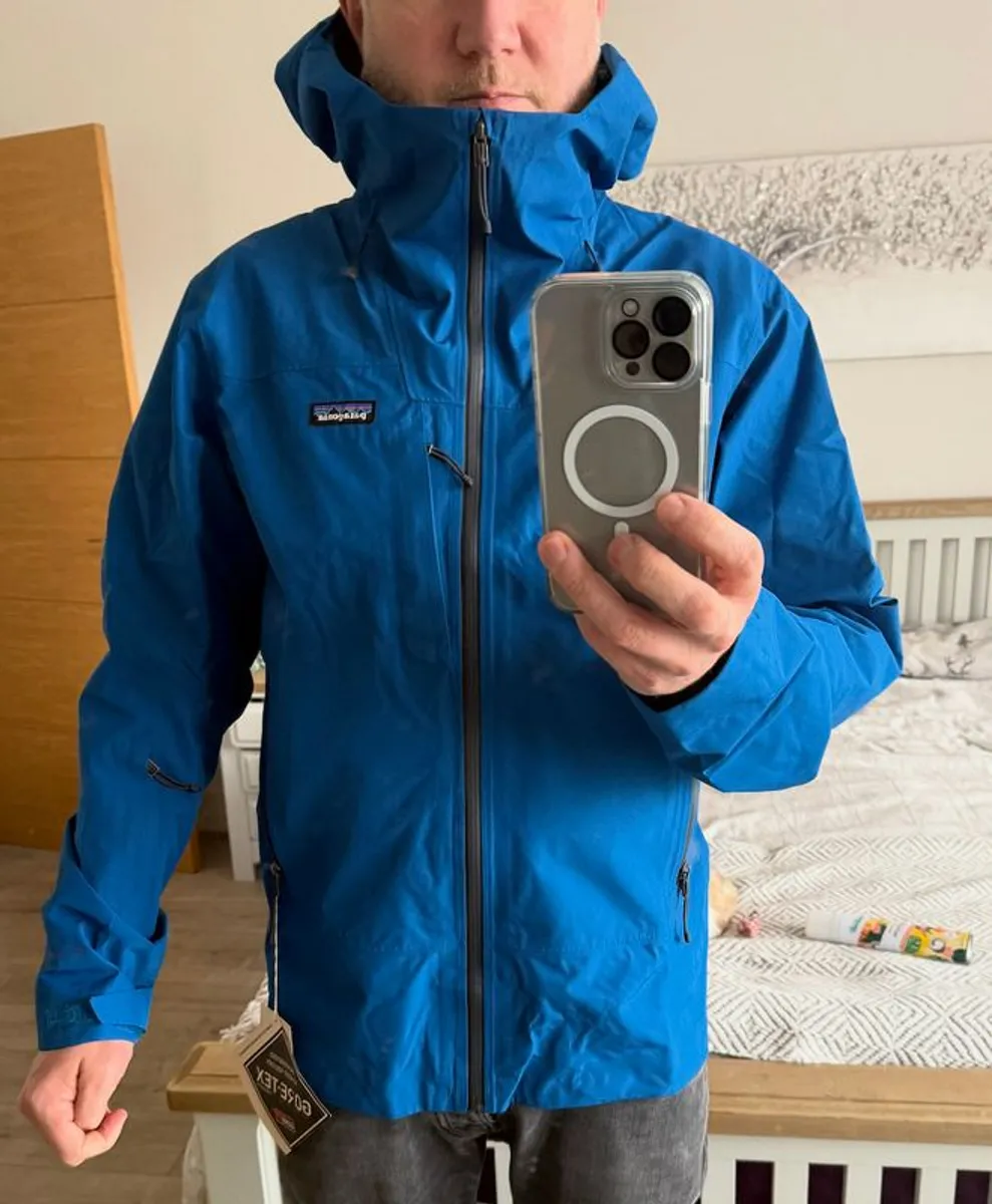 Medium Patagonia Storm Shift Gore-Tex Ski Jacket Like New - Image 1