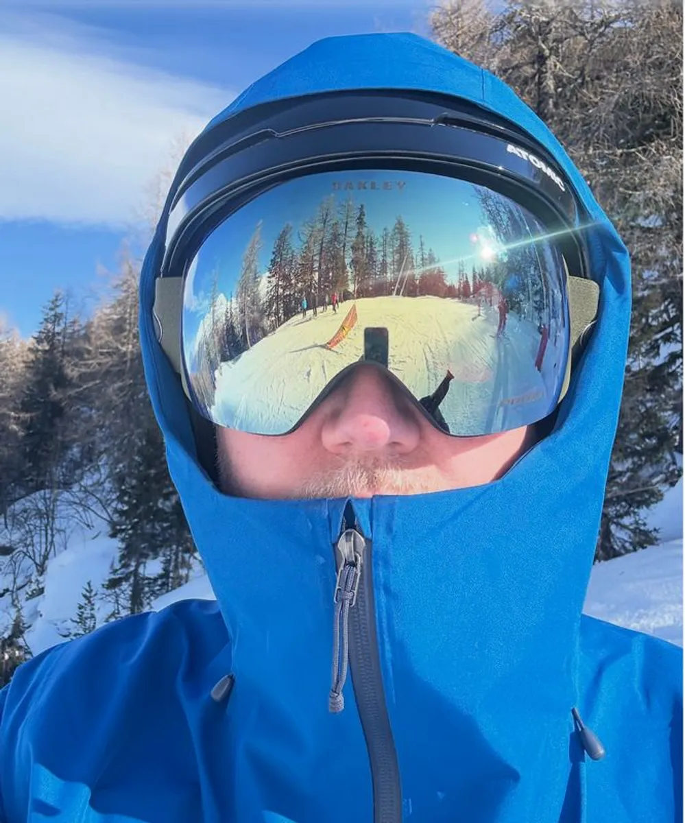 Medium Patagonia Storm Shift Gore-Tex Ski Jacket Like New - Image 3