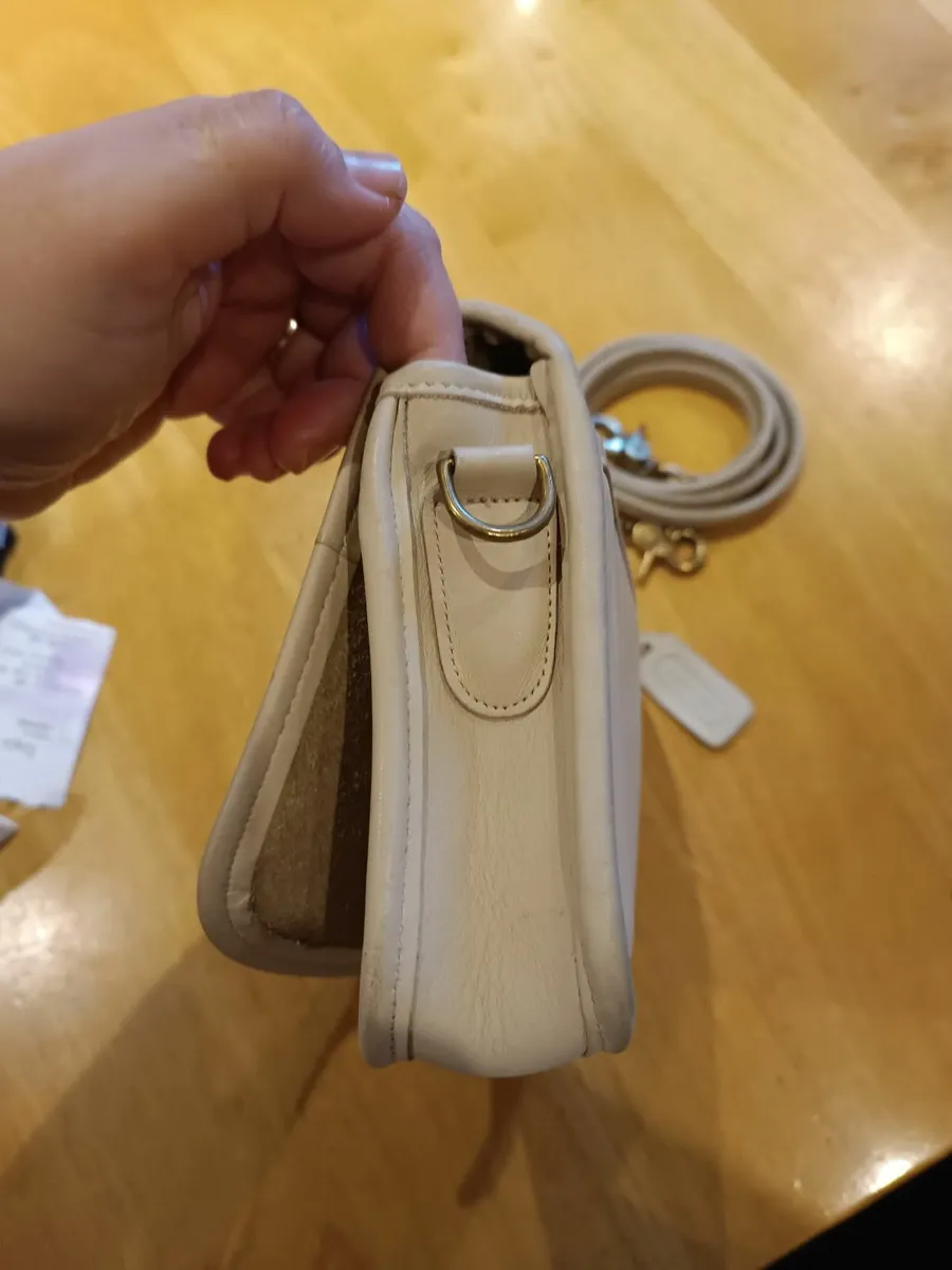 Coach vintage pocket purse - Image 3