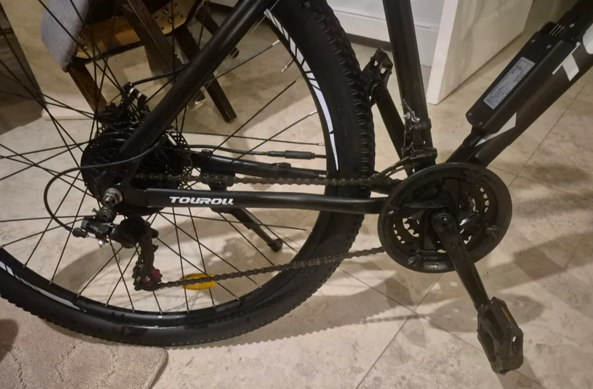 2 ADULTS BIKES BRAKES GEARS WORKING PERFECT electr - Image 3