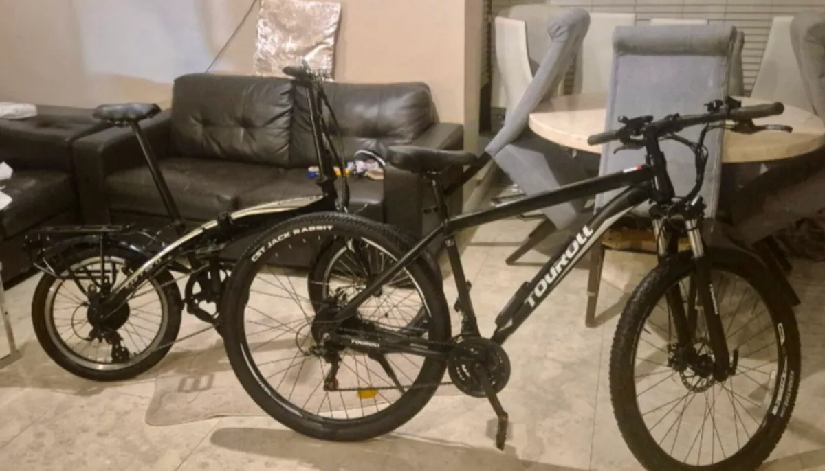 2 ADULTS BIKES BRAKES GEARS WORKING PERFECT electr - Image 2