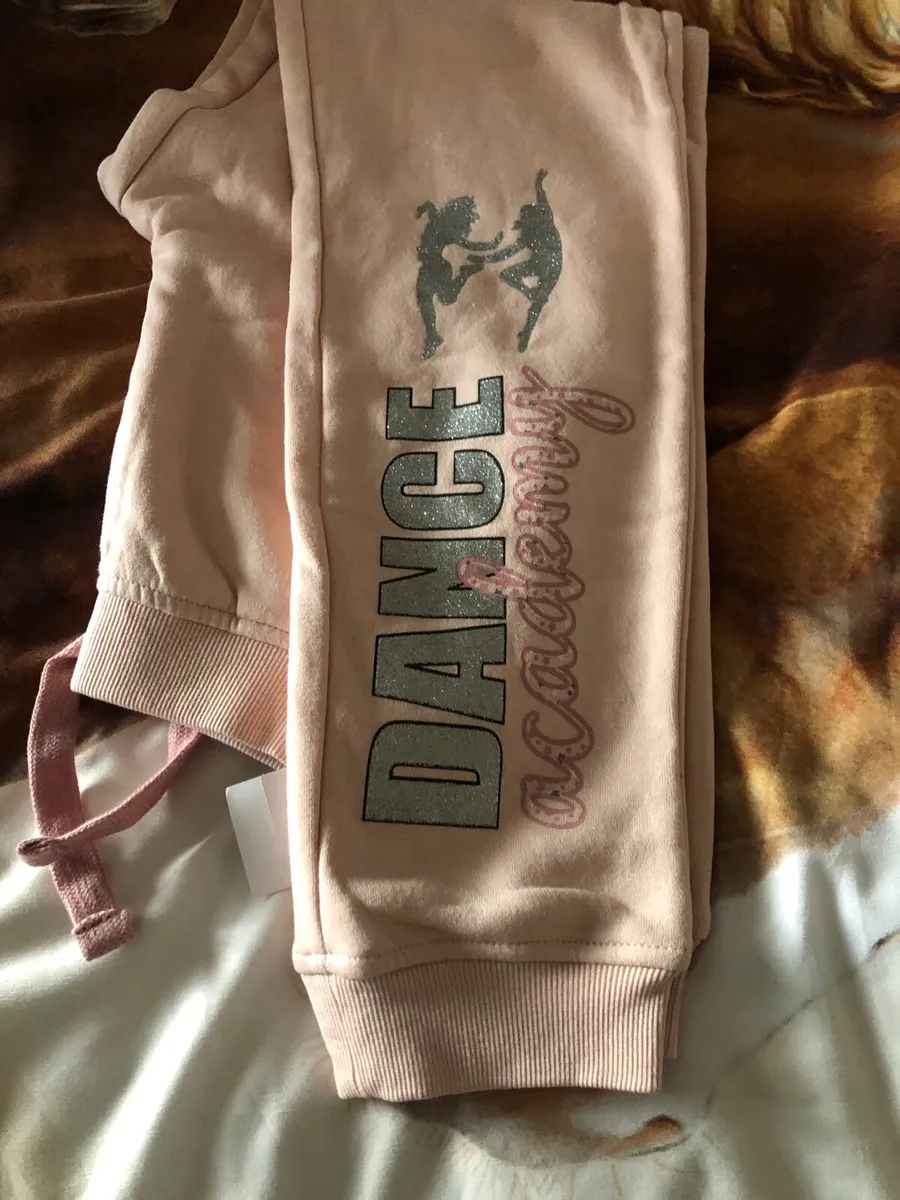 Girls BNWT bottoms age 10/11 €3 - Image 2