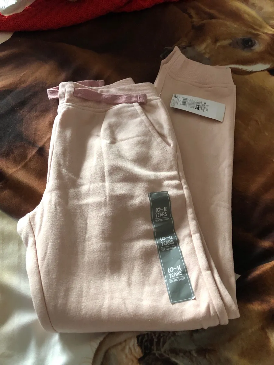 Girls BNWT bottoms age 10/11 €3 - Image 4