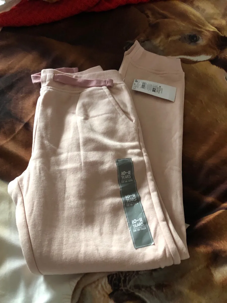 Girls BNWT bottoms age 10/11 €3 - Image 1