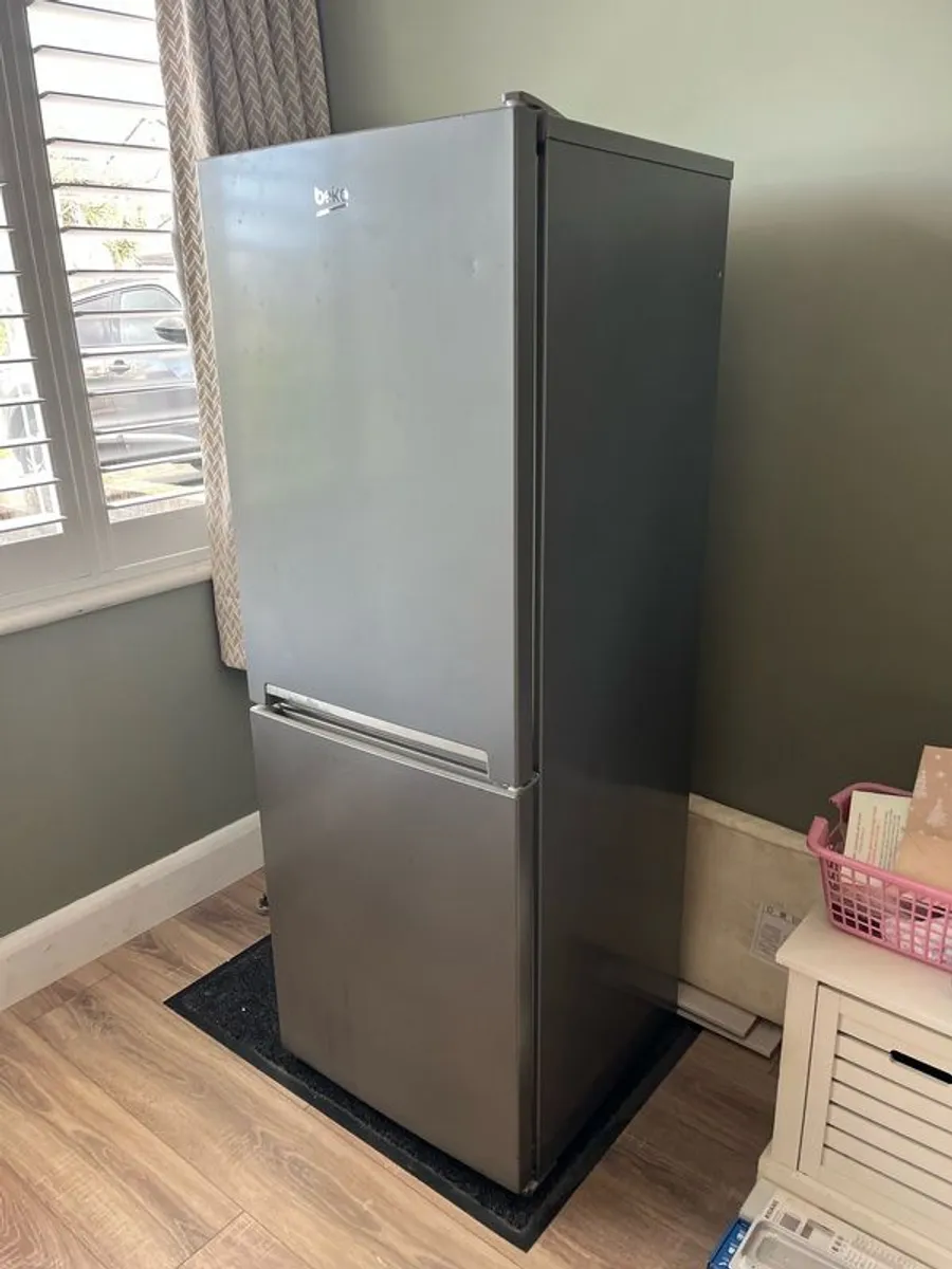 fridge freezer - Image 3