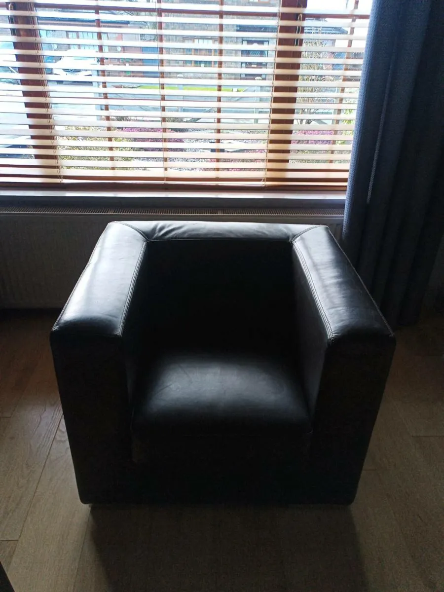 Dark brown Leather box chair - Image 1