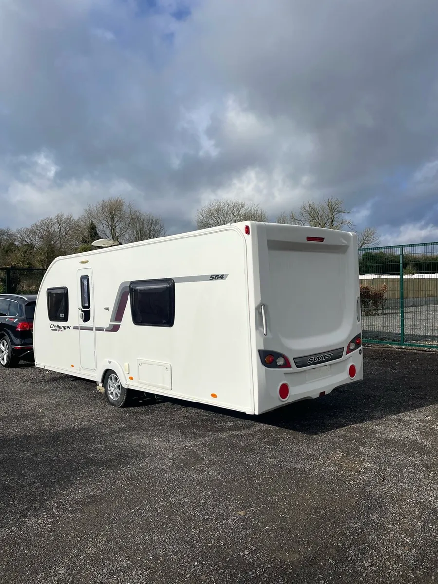 Swift 4 Berth Fixed Single Bed Caravan For Sale - Image 3