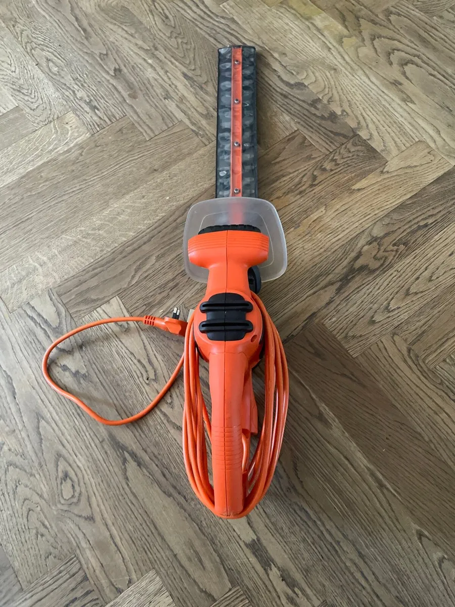 Black and decker hedge cutter - Image 2
