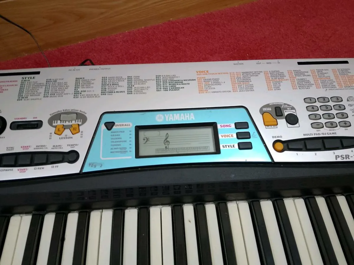 Yamaha PSR-175 61-key electronic portable keyboard - Image 2