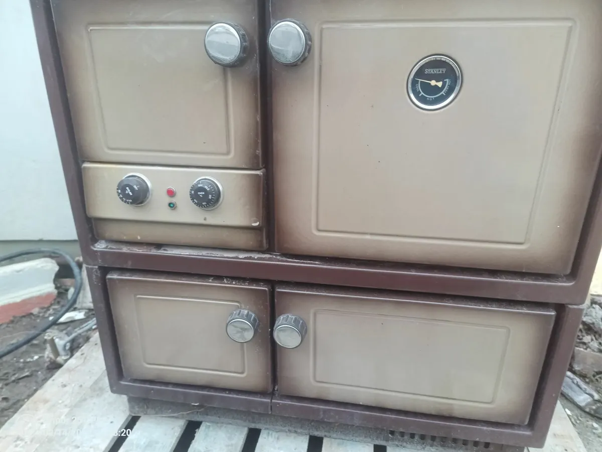 Stanley oil furnace - Image 2