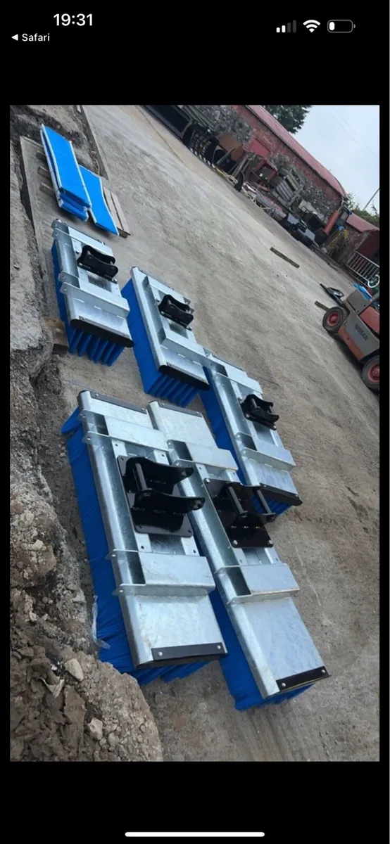 Forklift Brush Attachment - Image 2