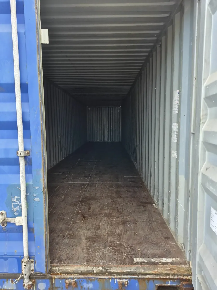 40 ft Shipping containers - Image 2
