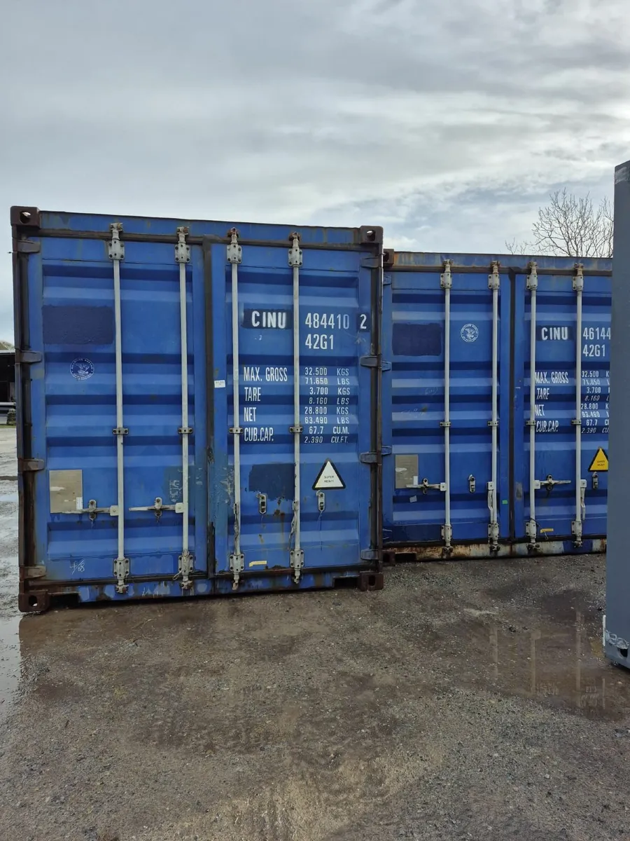 40 ft Shipping containers - Image 3
