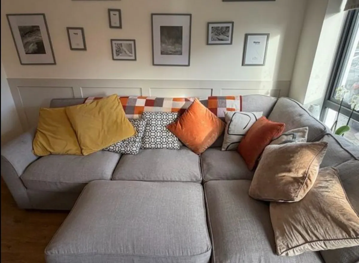 Couch - Image 4