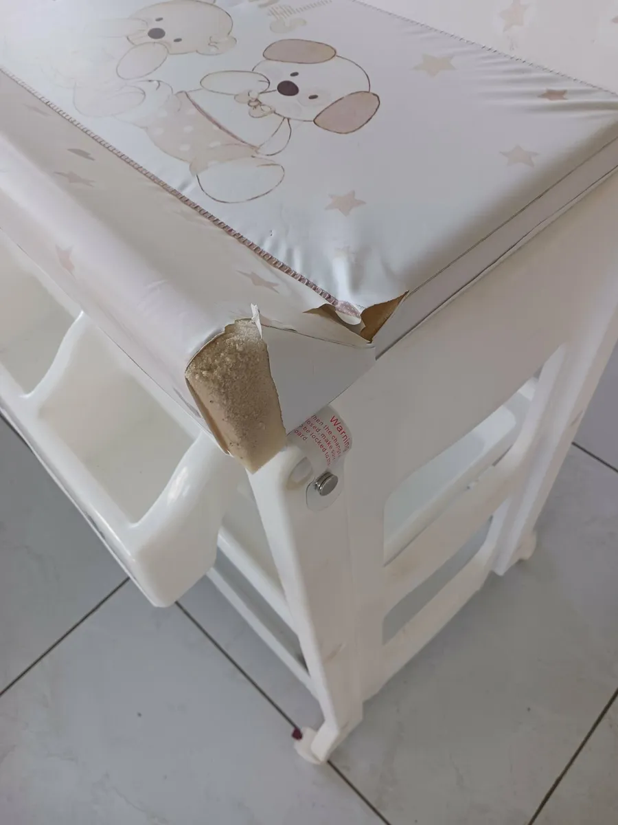 Baby changer - Image 2