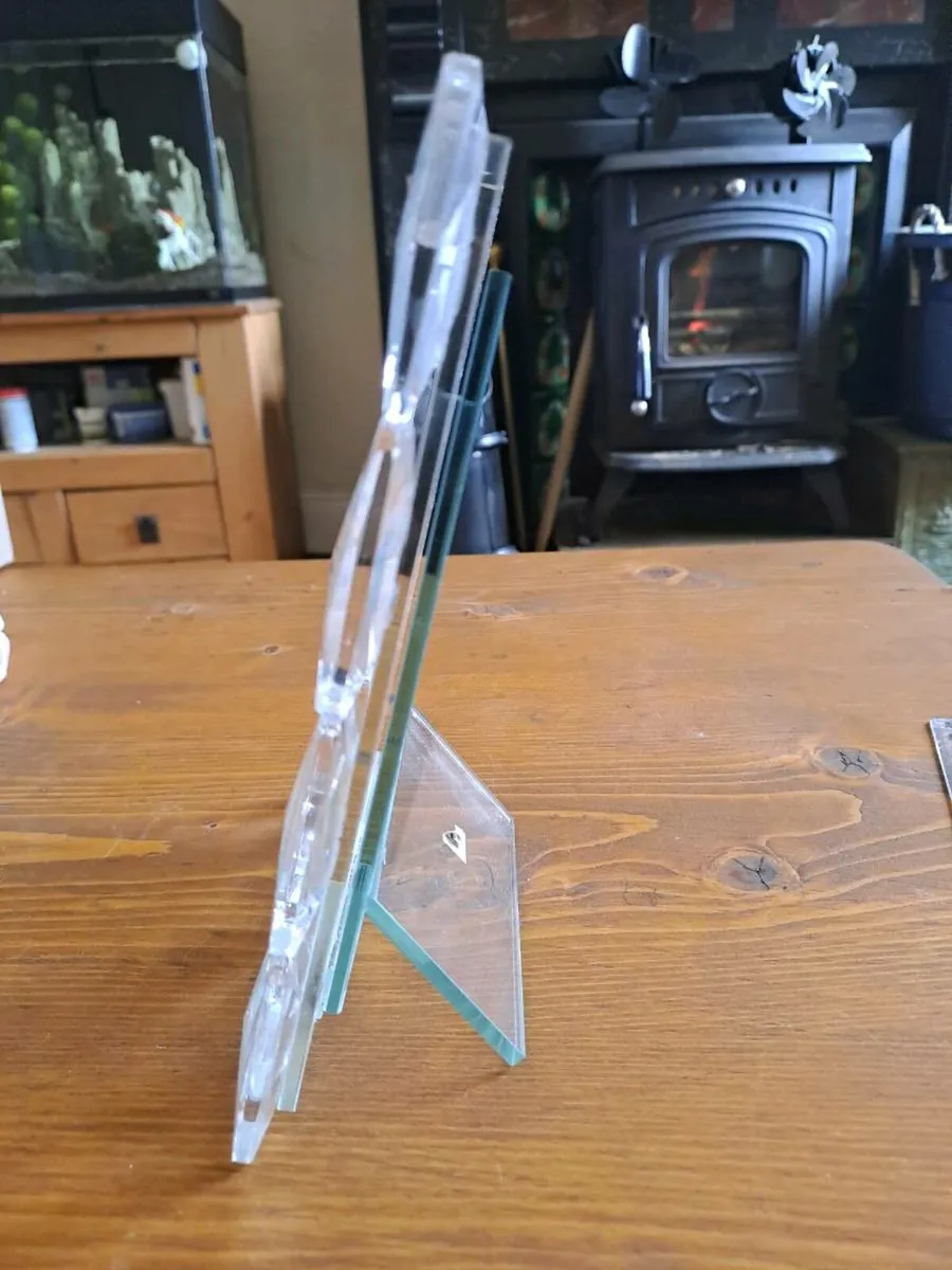 Modern lucite acrylic photo frame - Image 4