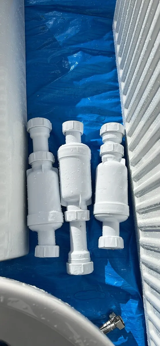 Sonas strata 3 basin ,radiator new unused. - Image 4