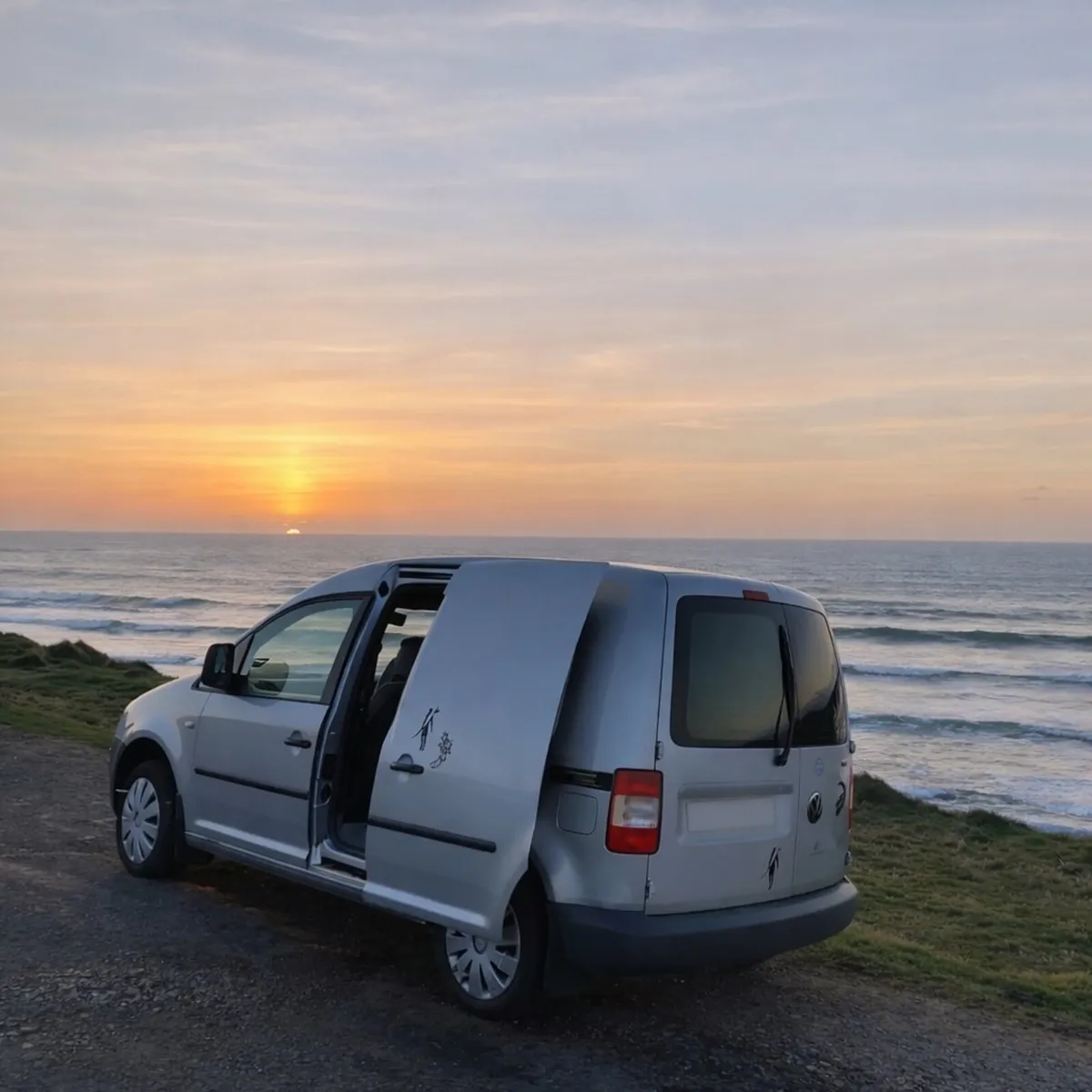 VW Caddy 2010 TDI/ CVRT ✅ Camper ready🚐 - Image 1