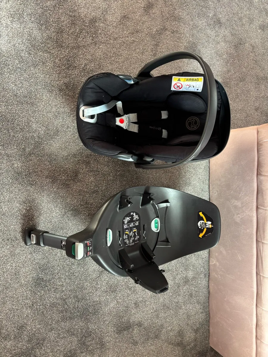 Cybex Z i-Size car seat and Sirona Z i-size base - Image 1